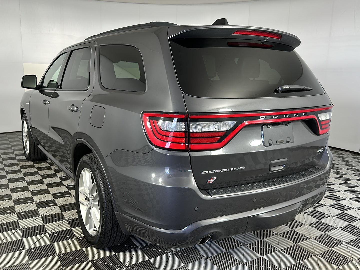Used 2025 Vapour Grey Dodge R/T image 27