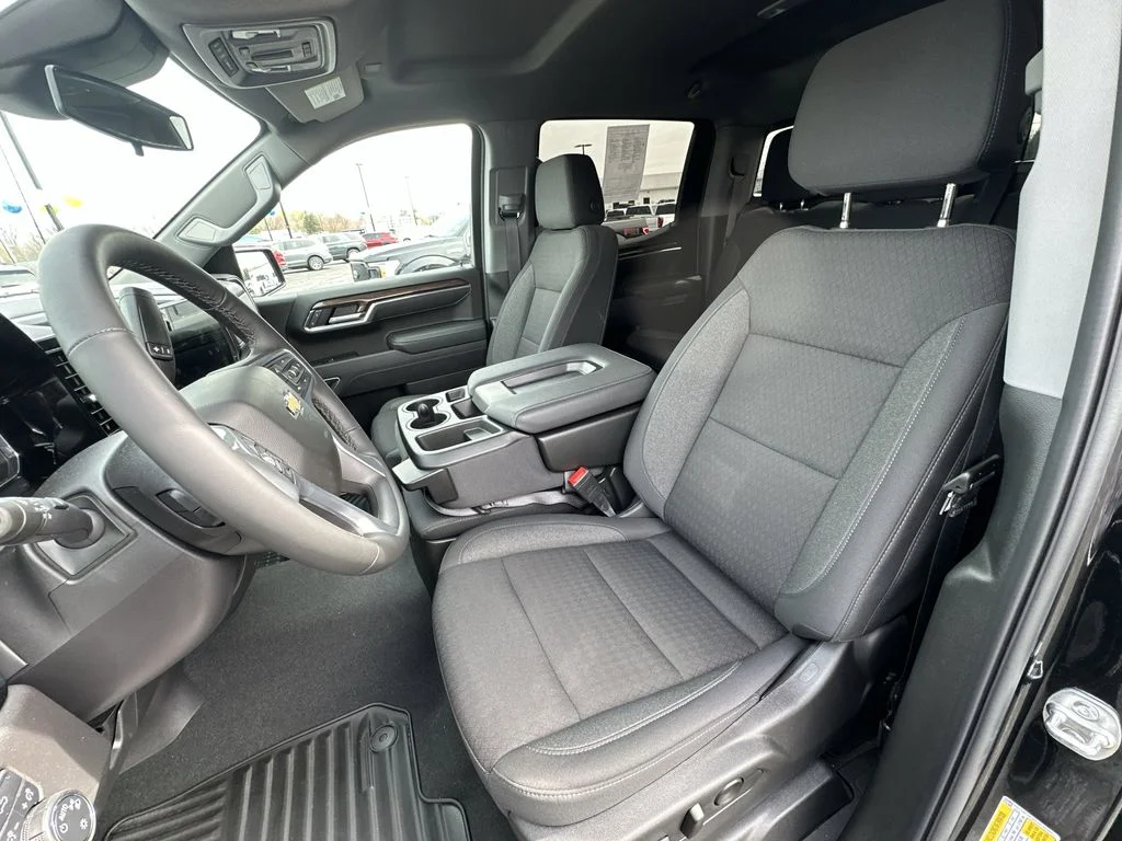 Used 2025 Black Chevrolet LT image 16