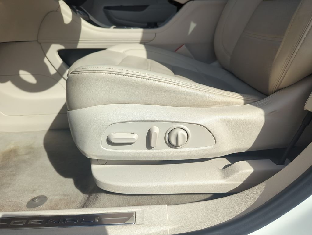 Used 2021 White GMC Denali image 13