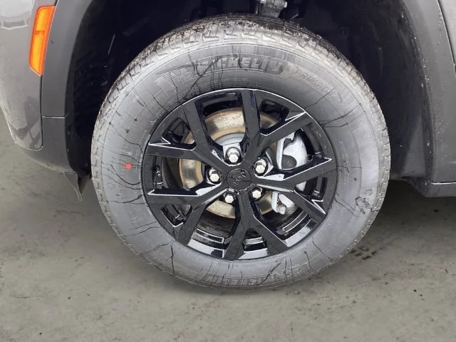 New 2026 Gray Metallic Jeep LAREDO ALTITUDE 4X4 image 15