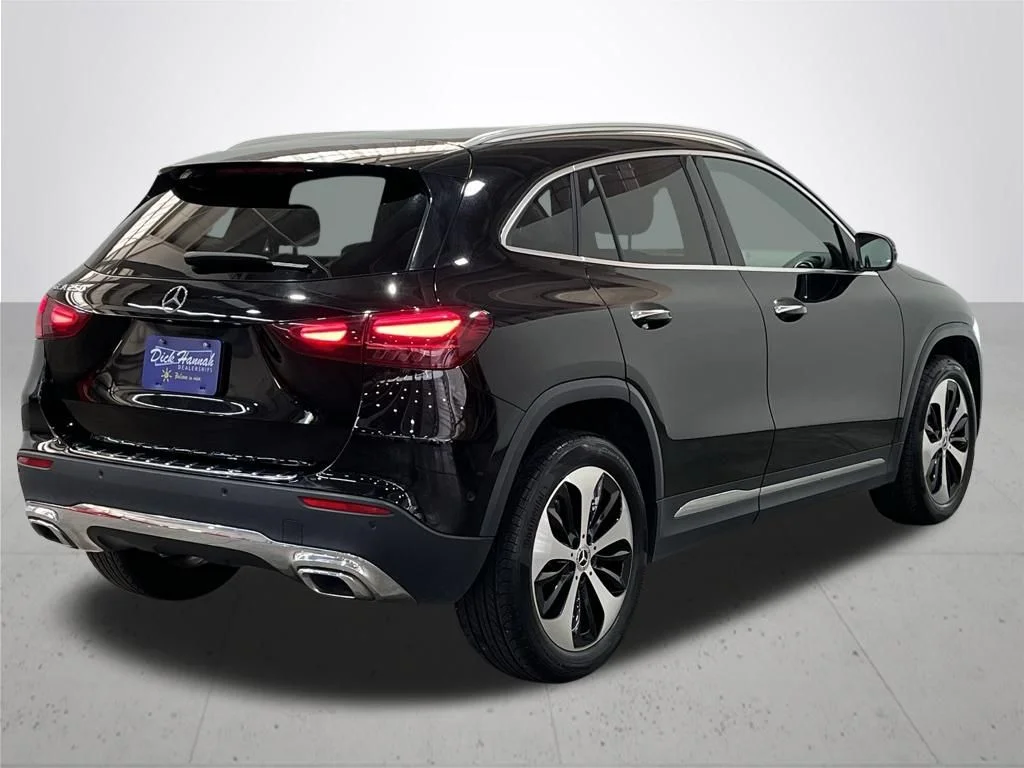 Used 2025 Black Mercedes-Benz GLA 250 image 10