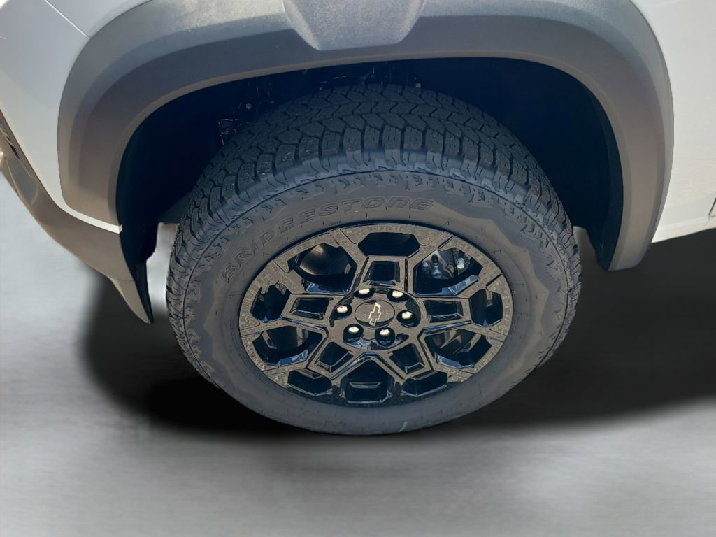 New 2026 Summit White Chevrolet Trail Boss image 24