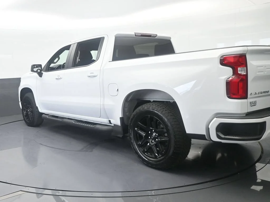 Used 2026 Summit White Chevrolet RST image 4