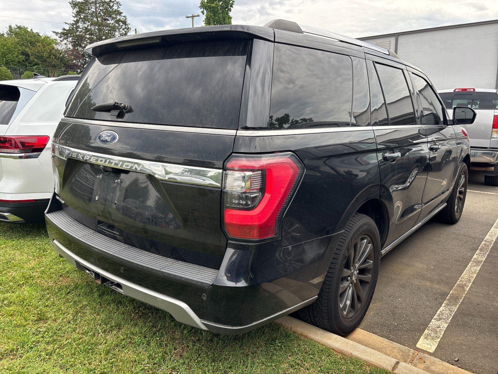 Used 2020 Agate Black FORD LIMI image 6