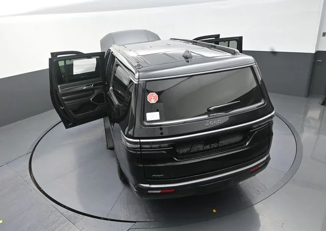 New 2026 High Gloss Black Exterior Paint Jeep Limited Reserve image 31