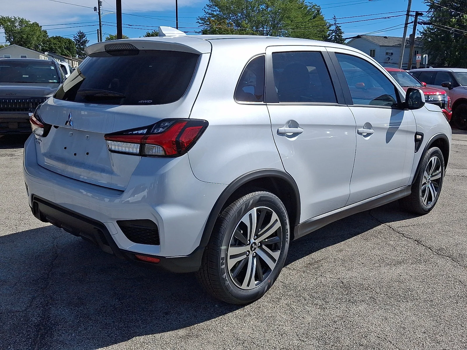New 2027 White Mitsubishi 2.0 ES image 7