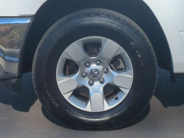 Used 2025 White Ram Big Horn/Lone Star image 19