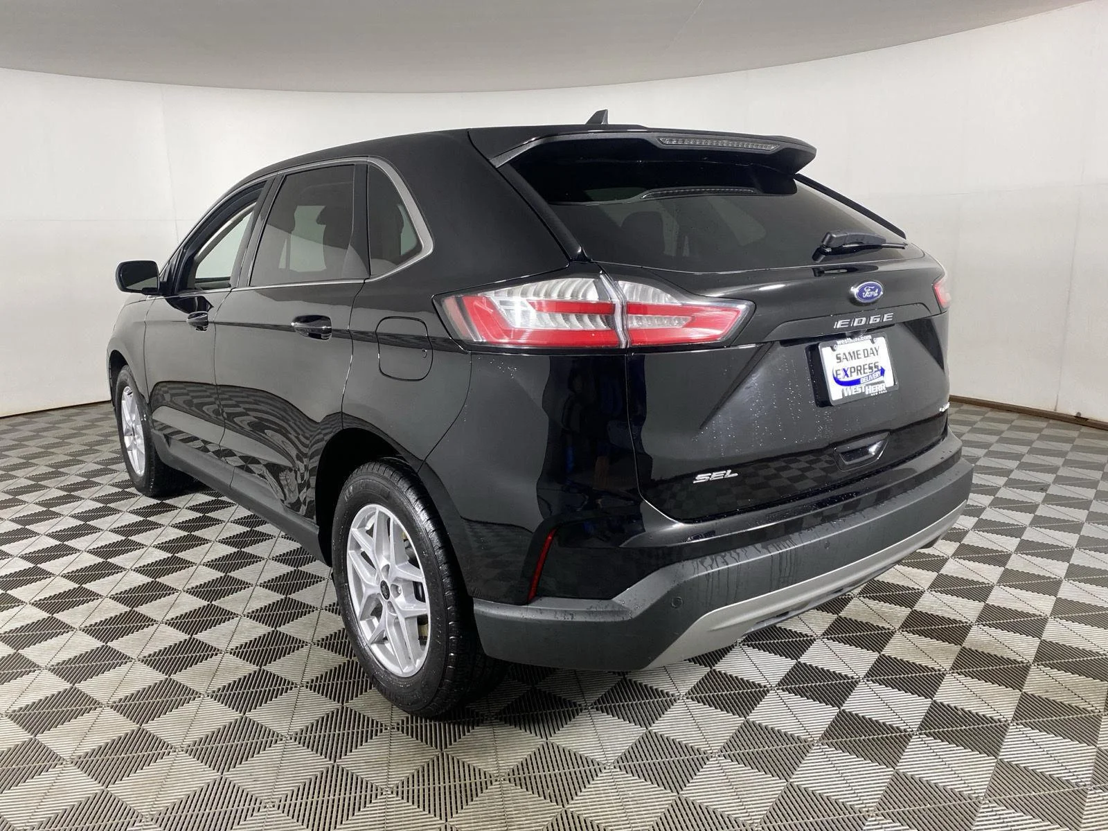 Used 2024 Agate Black Ford SEL image 8