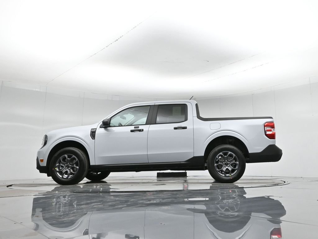 New 2026 Space White Metallic Ford XLT image 50