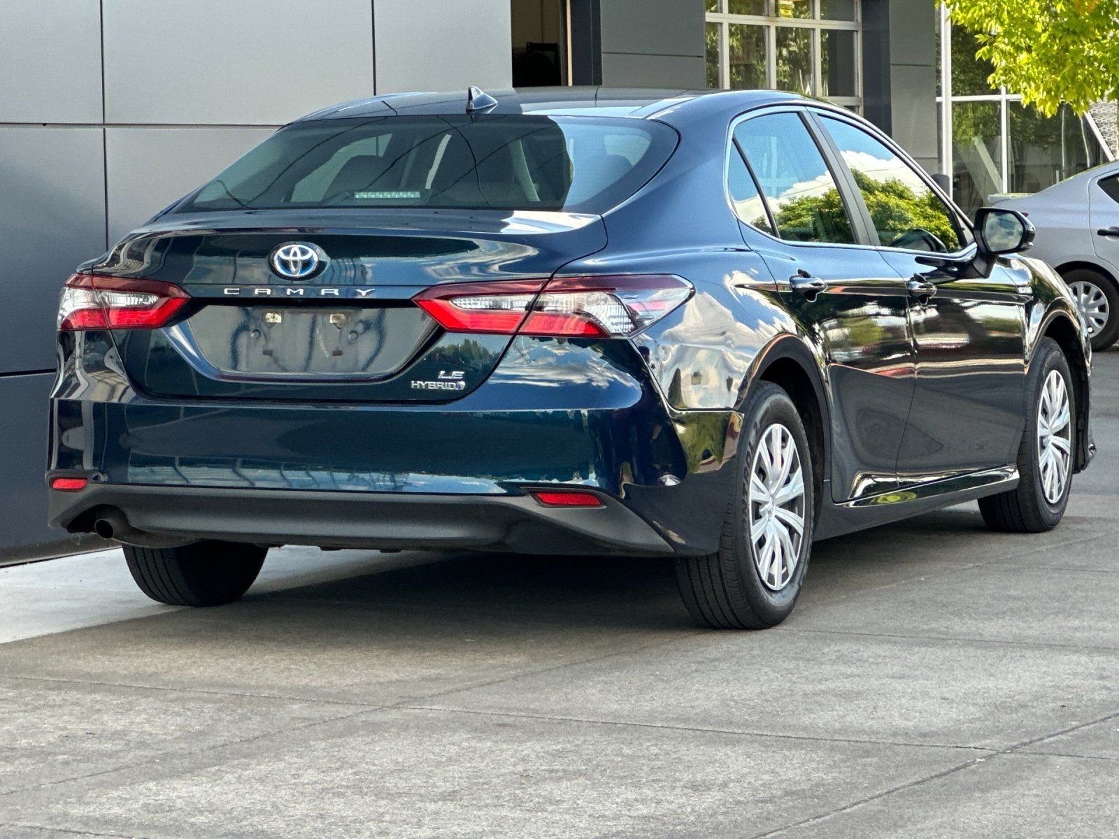 Used 2021 Aqua Toyota LE image 3