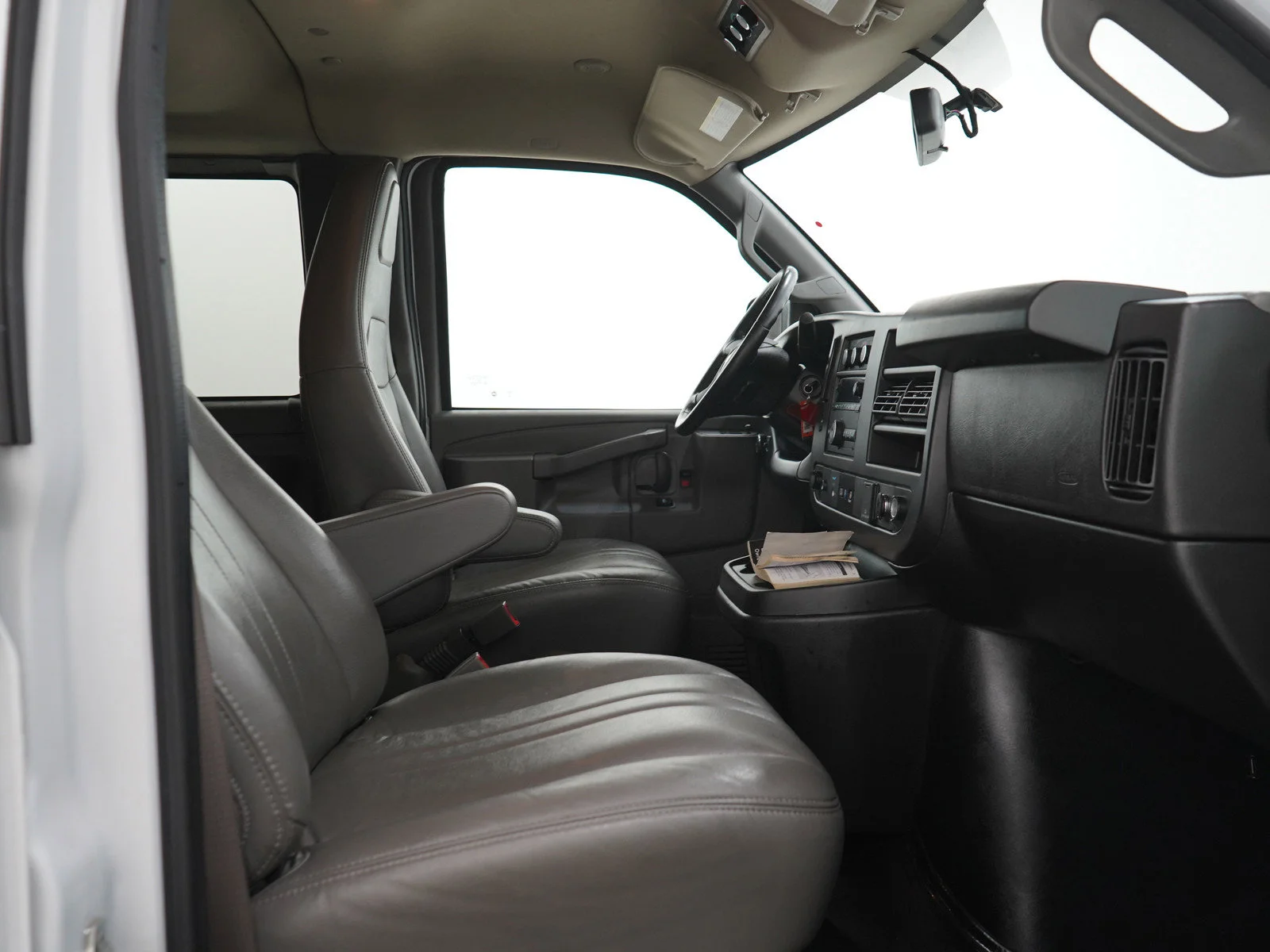 Used 2023 Summit White Chevrolet LS image 13