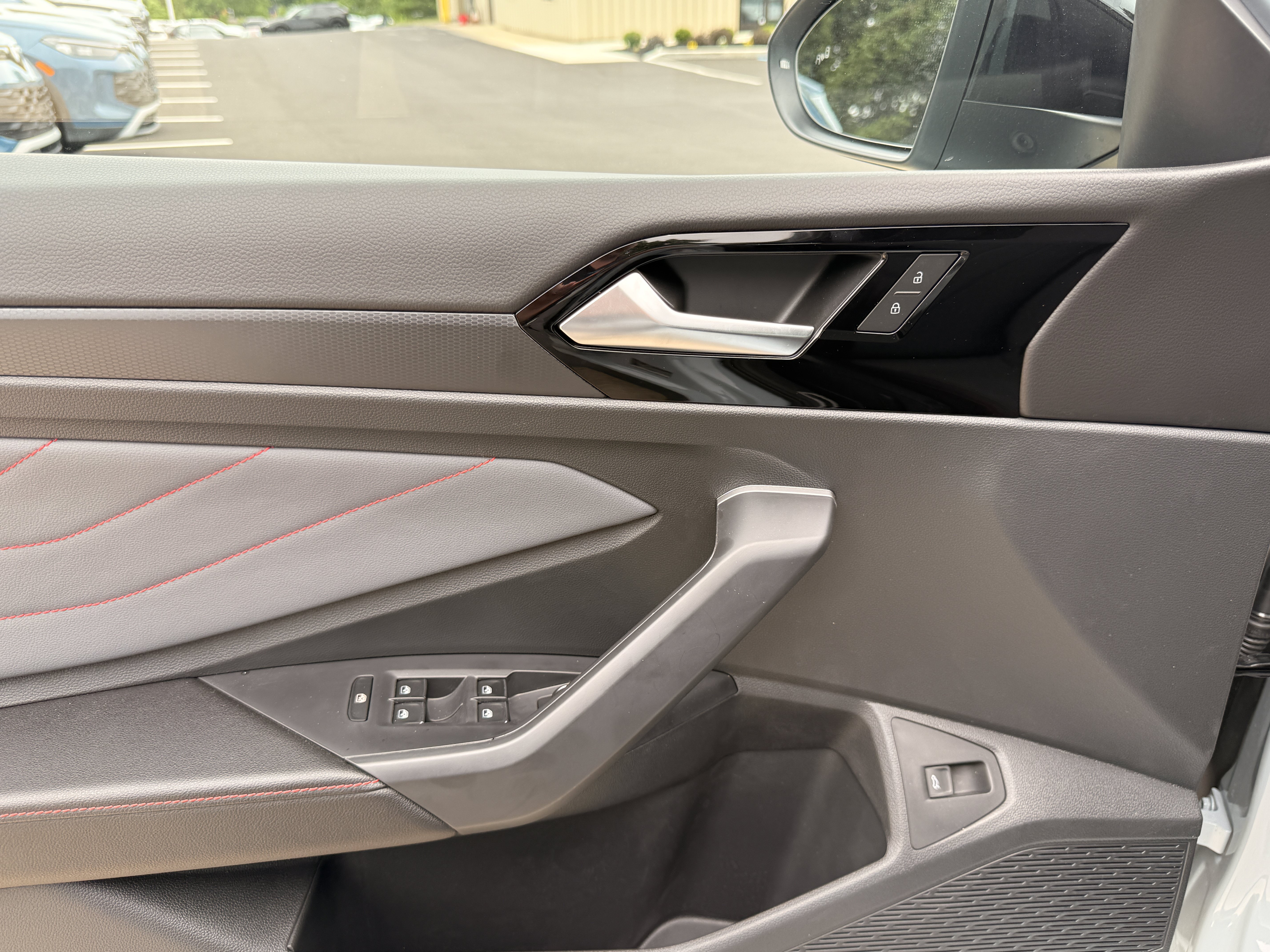 New 2026 Monument Gray W/Deep Black Roof Volkswagen Autobahn image 31