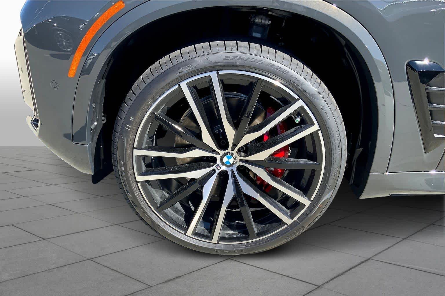 Used 2026 Dravit Grey Metallic BMW sDrive40i image 11