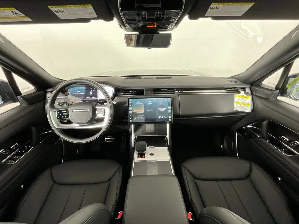 New 2026 Belgravia Green Land Rover Autobiography image 4