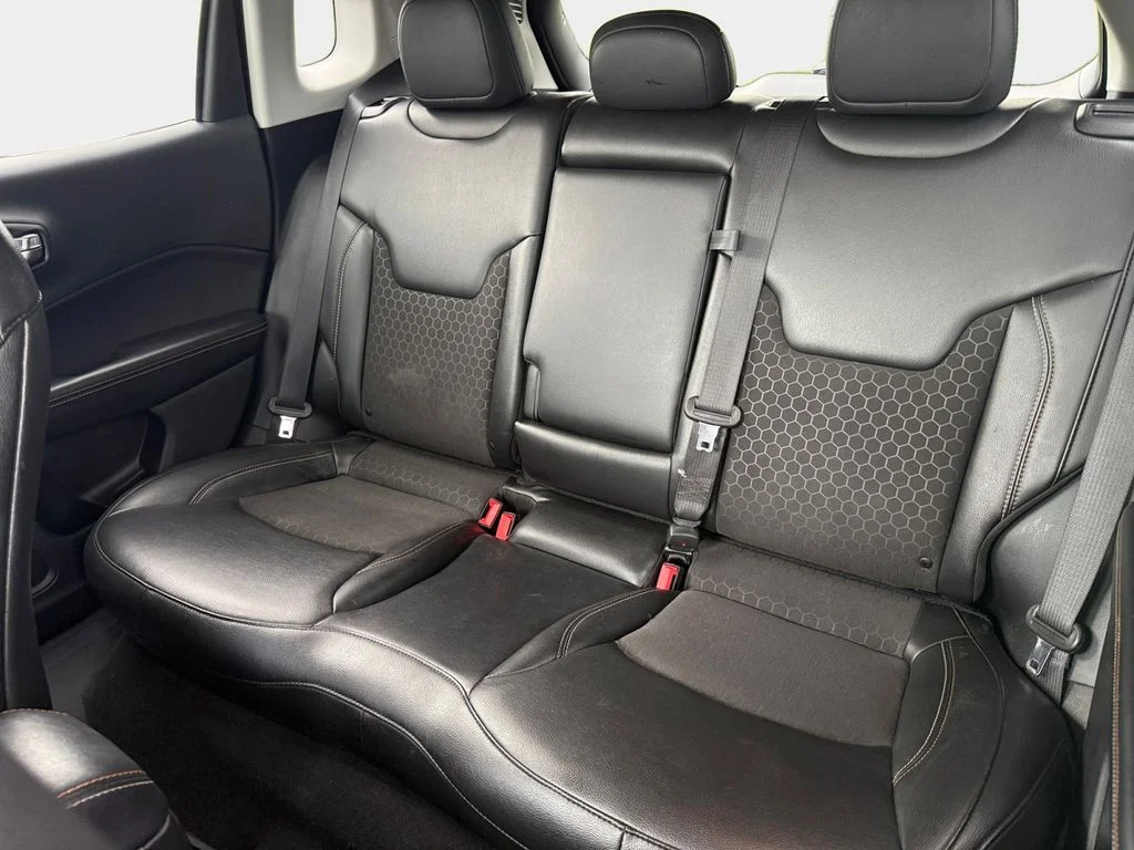 Used 2021 Velvet Red Pearlcoat Jeep Latitude image 20