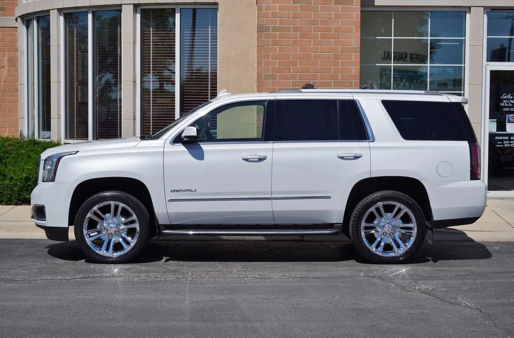 Used 2017 White GMC Denali image 2