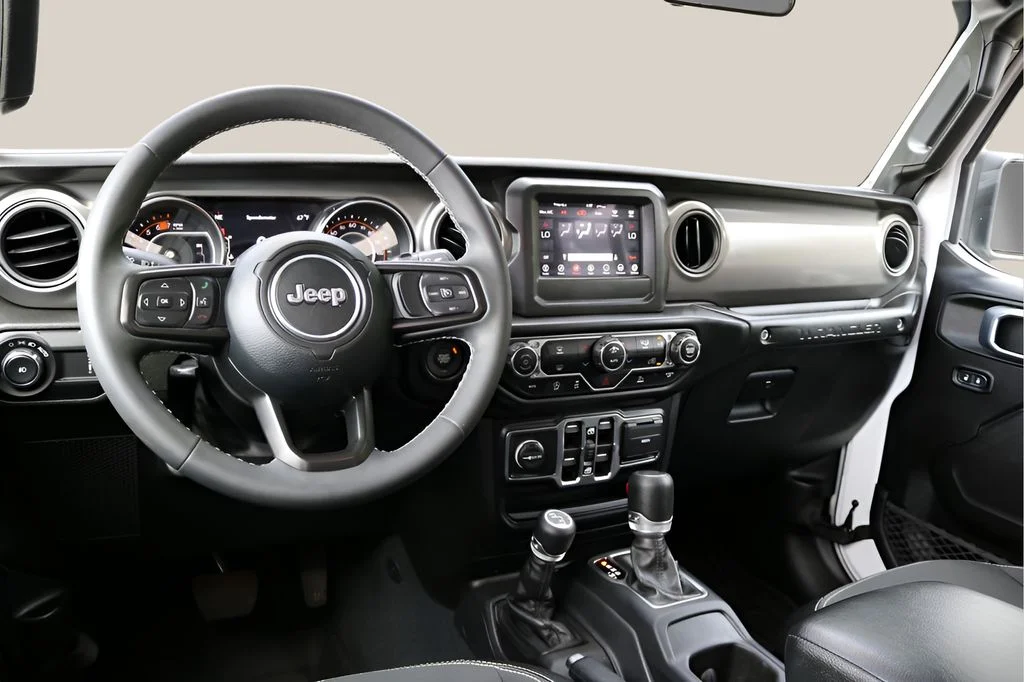 Used 2023 White Jeep Sport S image 13