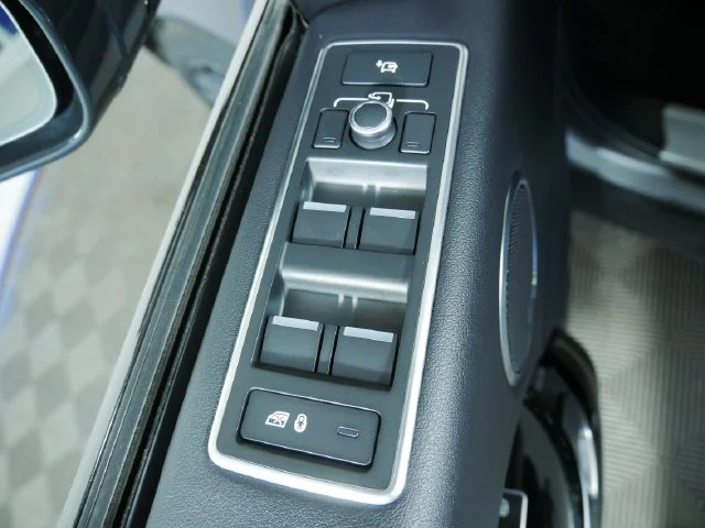 Used 2017  Land Rover 3.0L V6 Supercharged HSE image 22