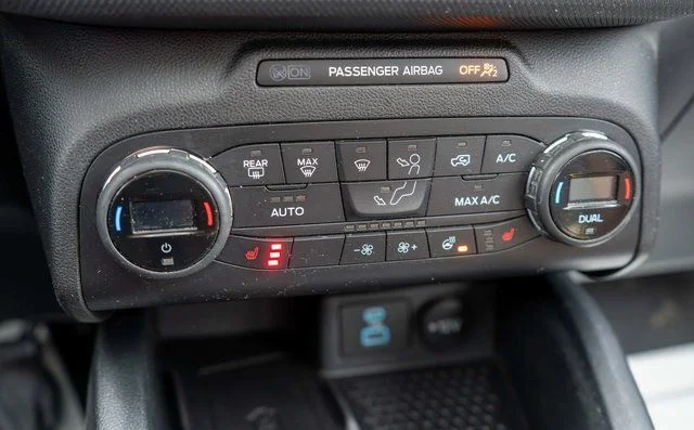 Used 2021 Silver Ford Badlands image 27