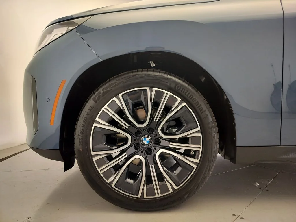 New 2026 Arctic Race Blue metallic BMW 30 xDrive image 5