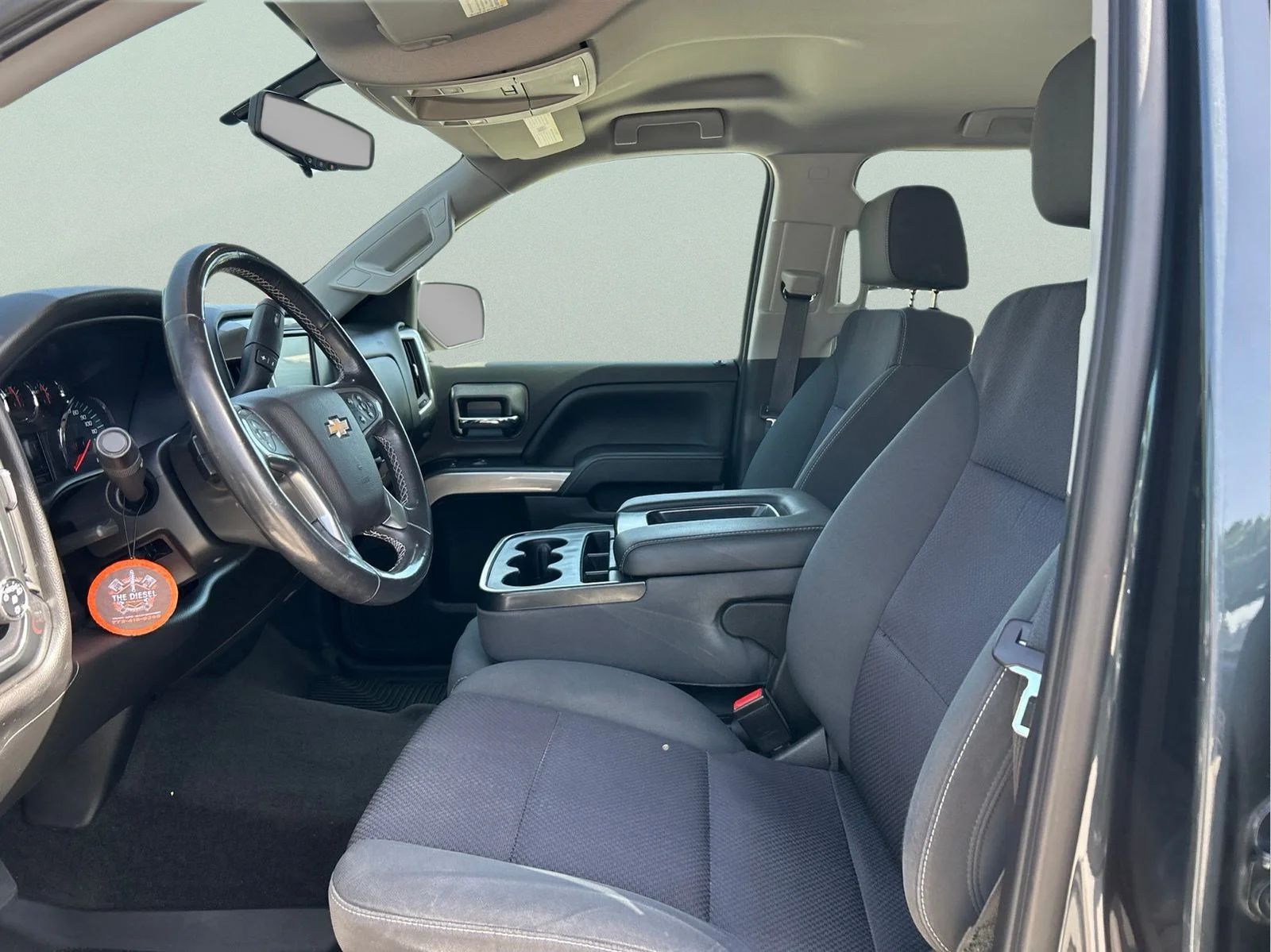 Used 2018 Graphite Metallic Chevrolet LT image 9