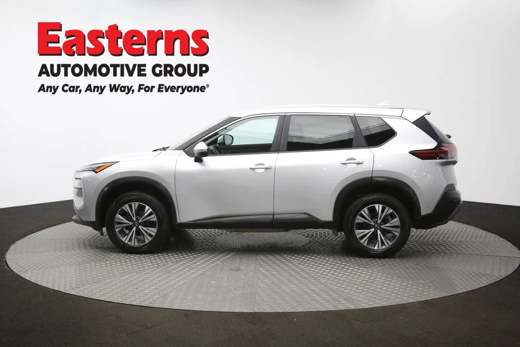 Used 2022 Silver Nissan SV image 61