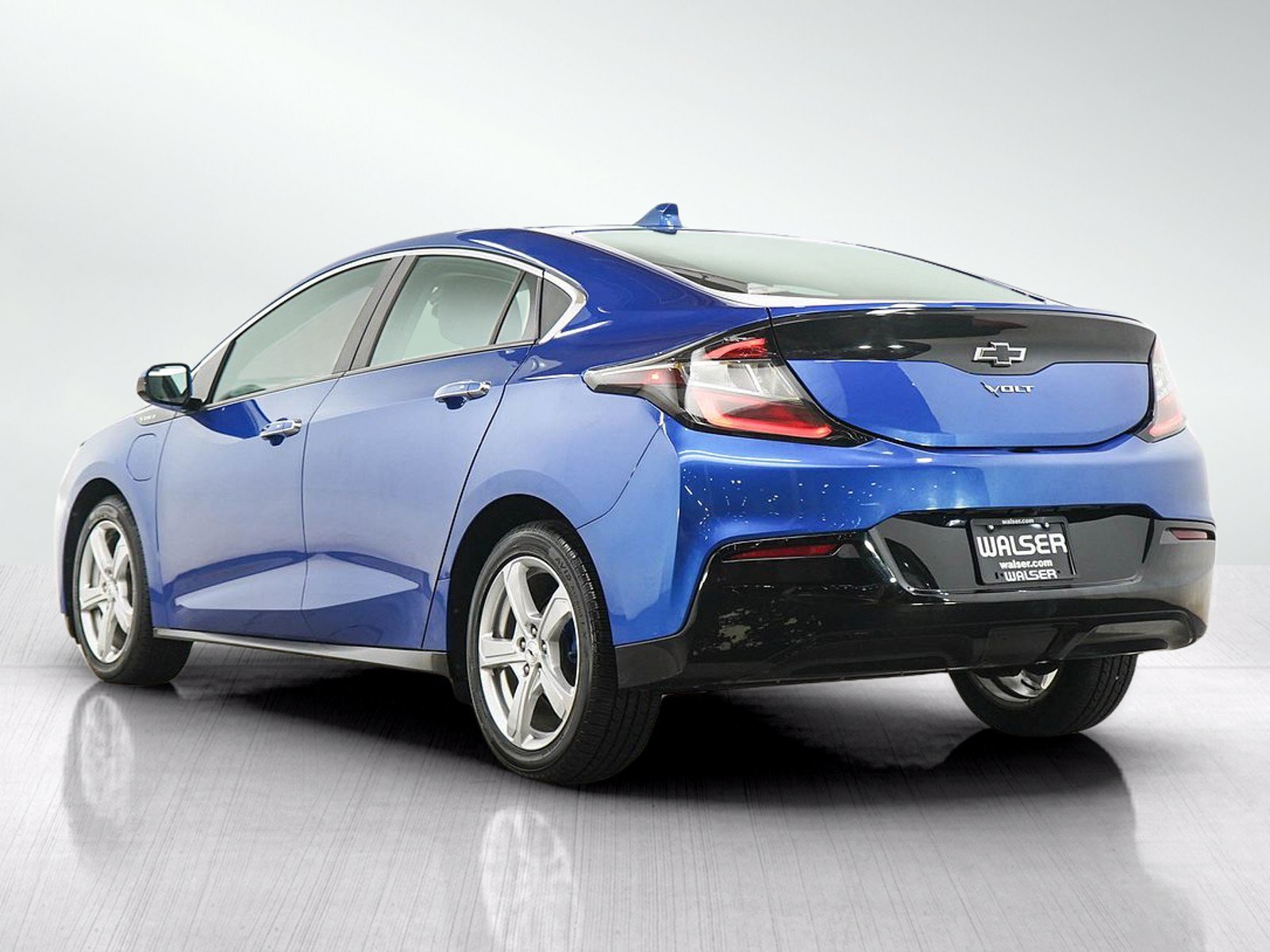 Used 2017 Kinetic Blue Metallic Chevrolet LT image 3