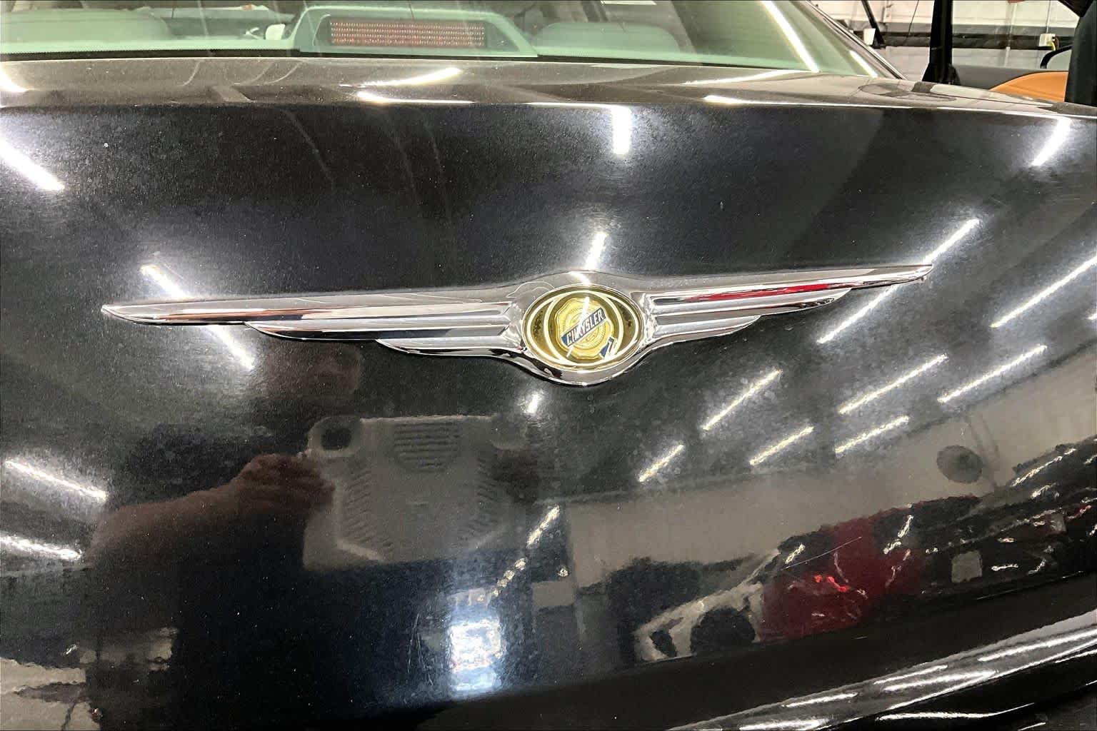 Used 2005 Brilliant Black Crystal Prl Chrysler 300C image 29