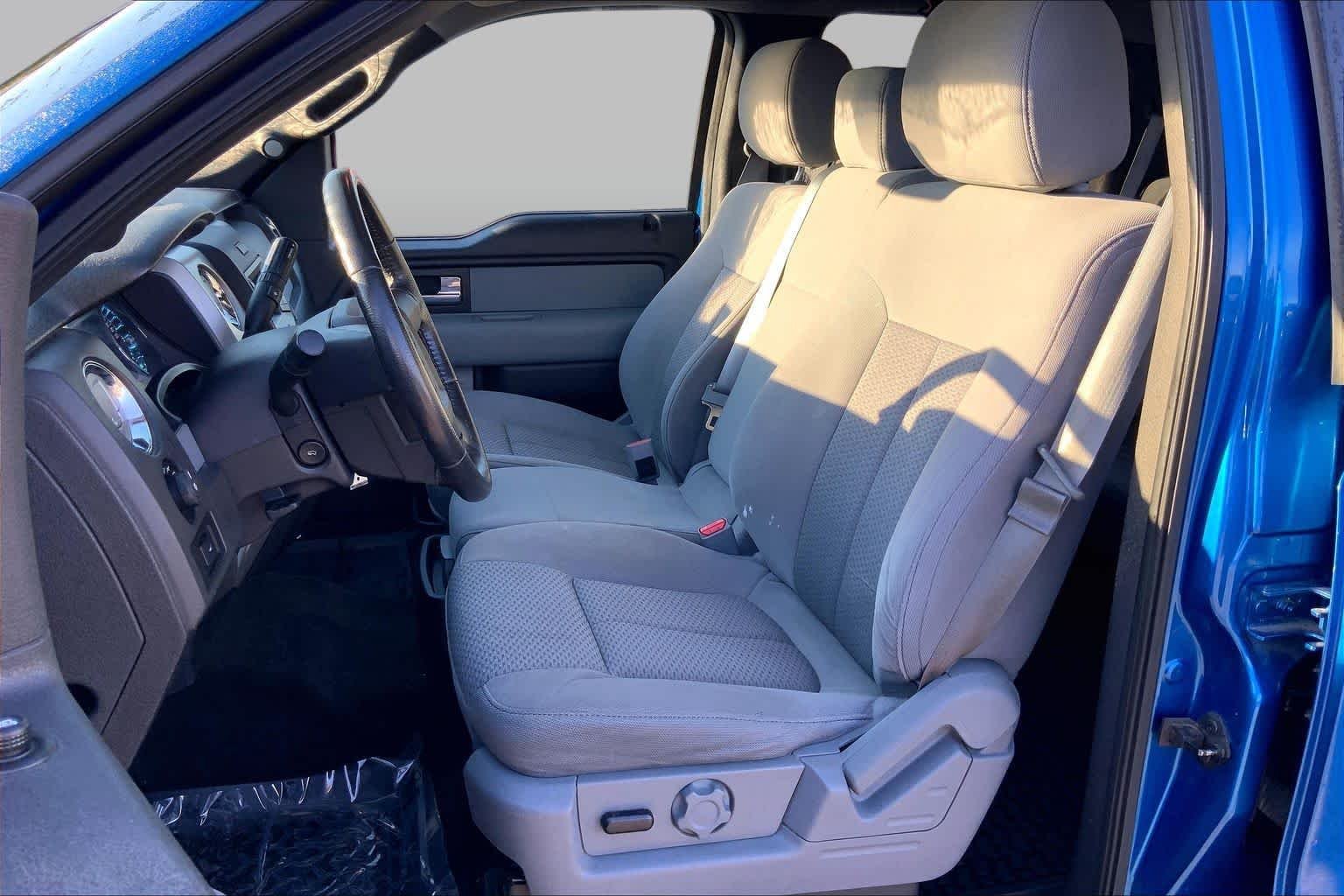 Used 2014 Blue Flame Metallic Ford XLT image 8
