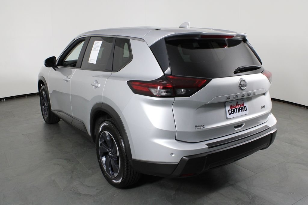2024 Nissan Rogue SV - Photo 3