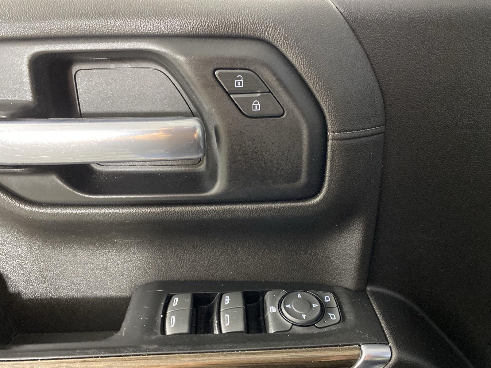Used 2019 Northsky Blue Metallic Chevrolet LT image 12