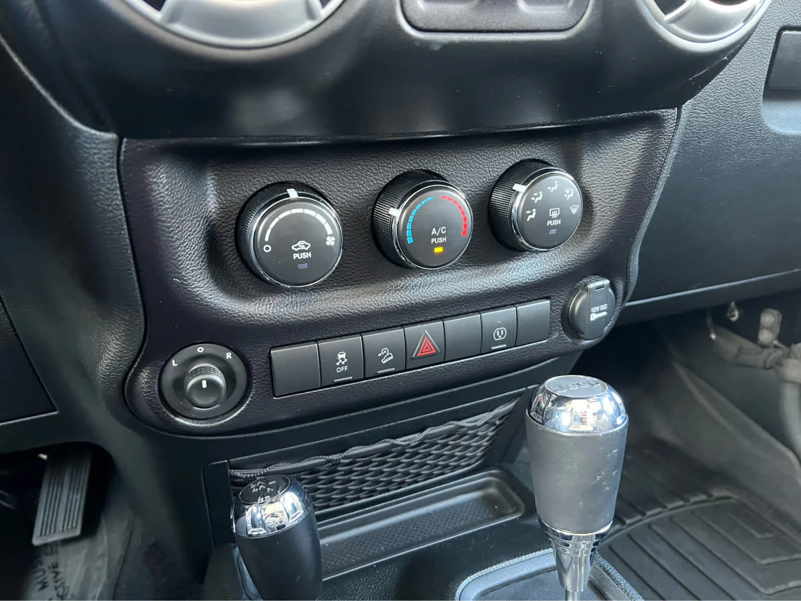 Certified Used 2018 Black Clearcoat Jeep Sahara image 33