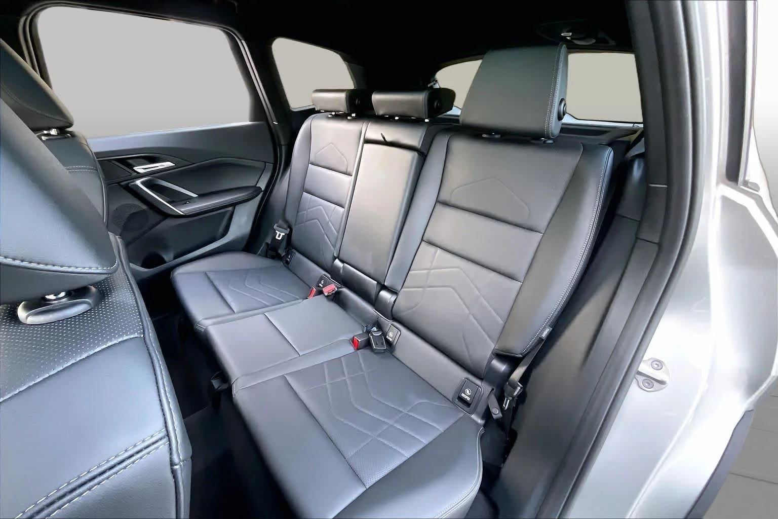 Used 2023 Space Silver Metallic BMW xDrive28i image 20