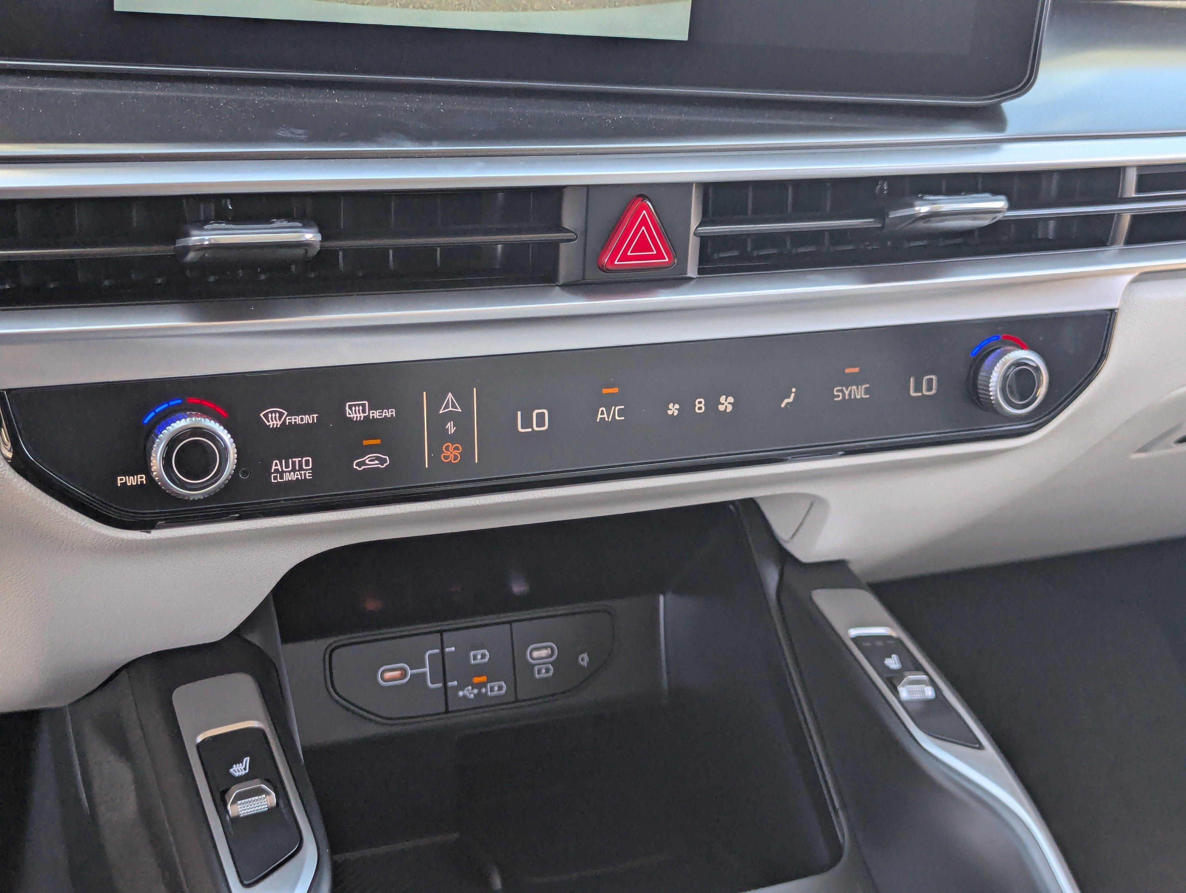 New 2026 Wolf Gray Kia S image 25