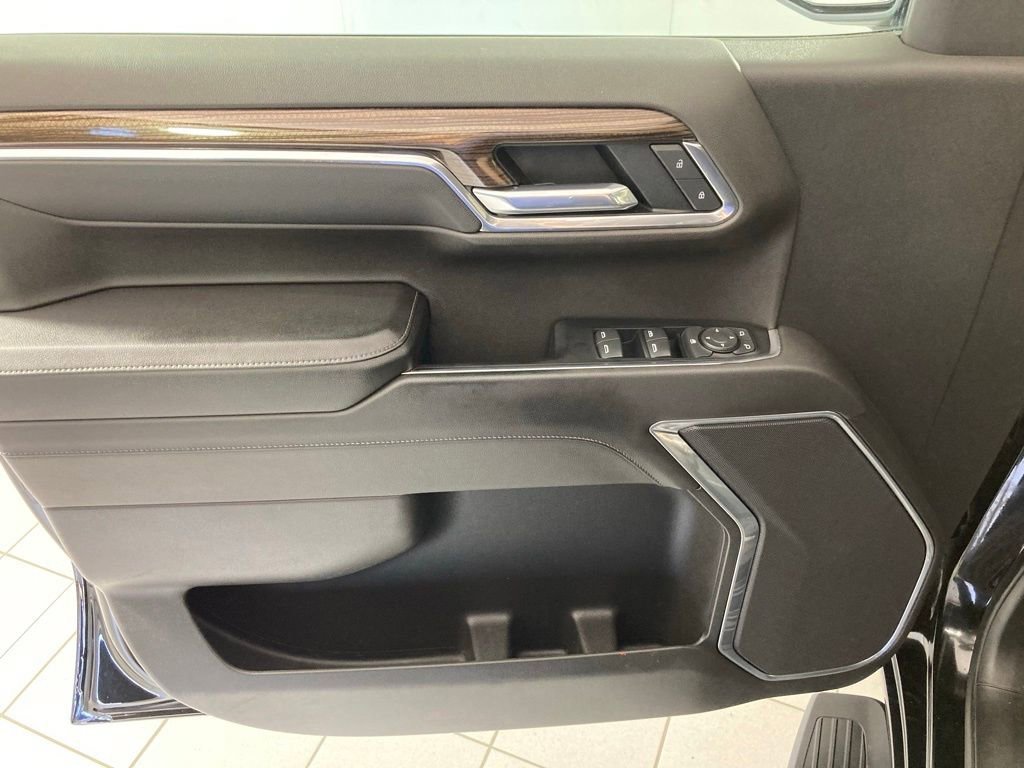 Used 2022 Black Chevrolet LT Trail Boss image 16