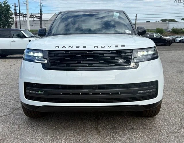 New 2026 Fuji White Land Rover SE image 11