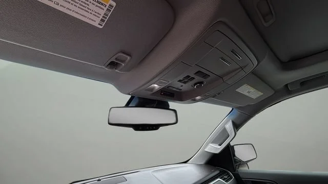 Used 2019 SUMMIT WHITE Chevrolet Premier image 28