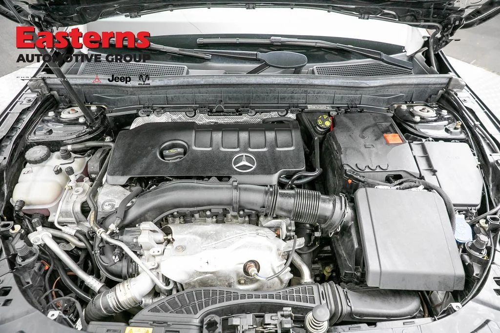 Used 2021 Black Mercedes-Benz GLB 250 image 7