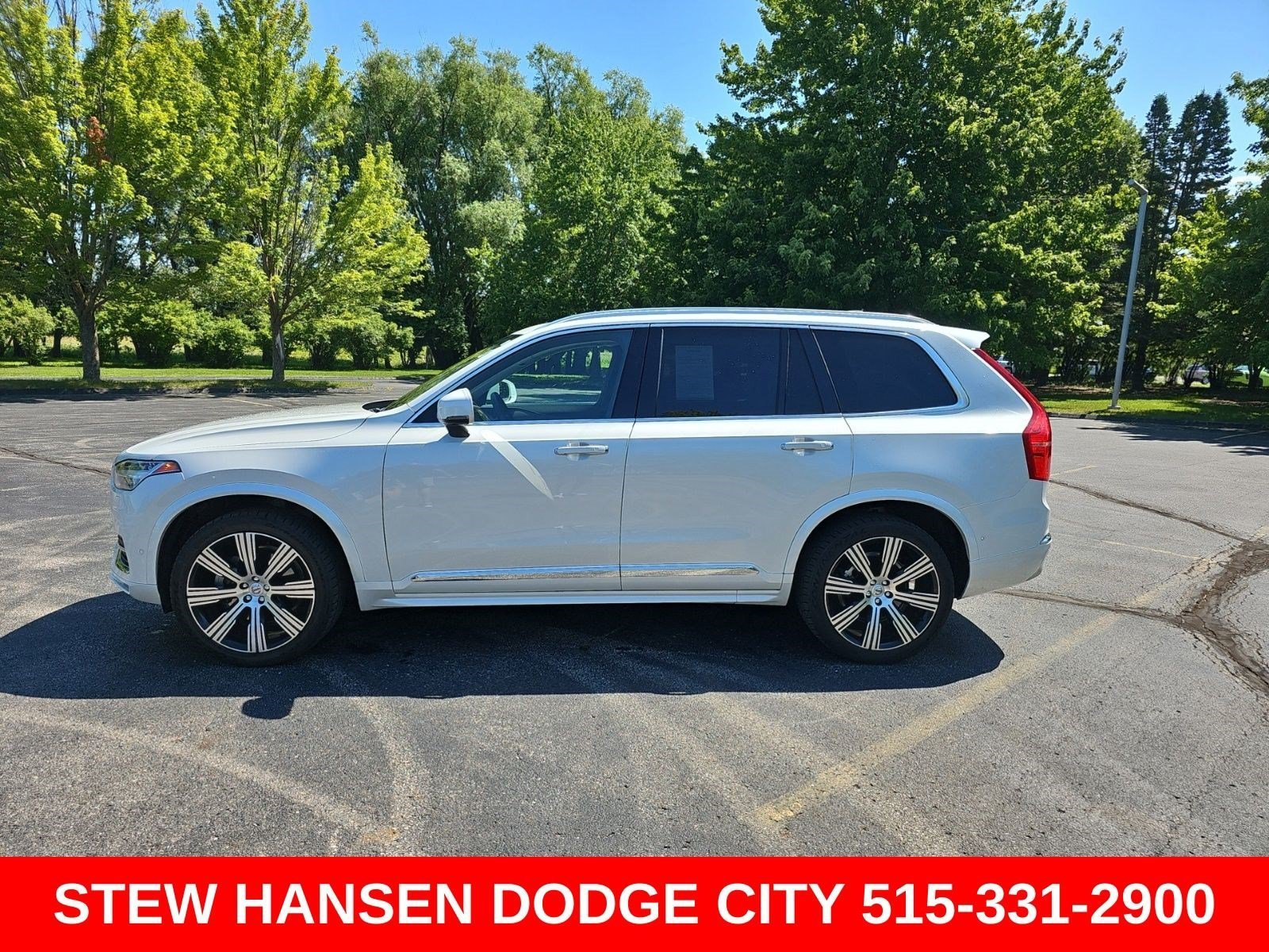 2022 Volvo XC90 T6 Inscription 6 Passenger AWD's photo