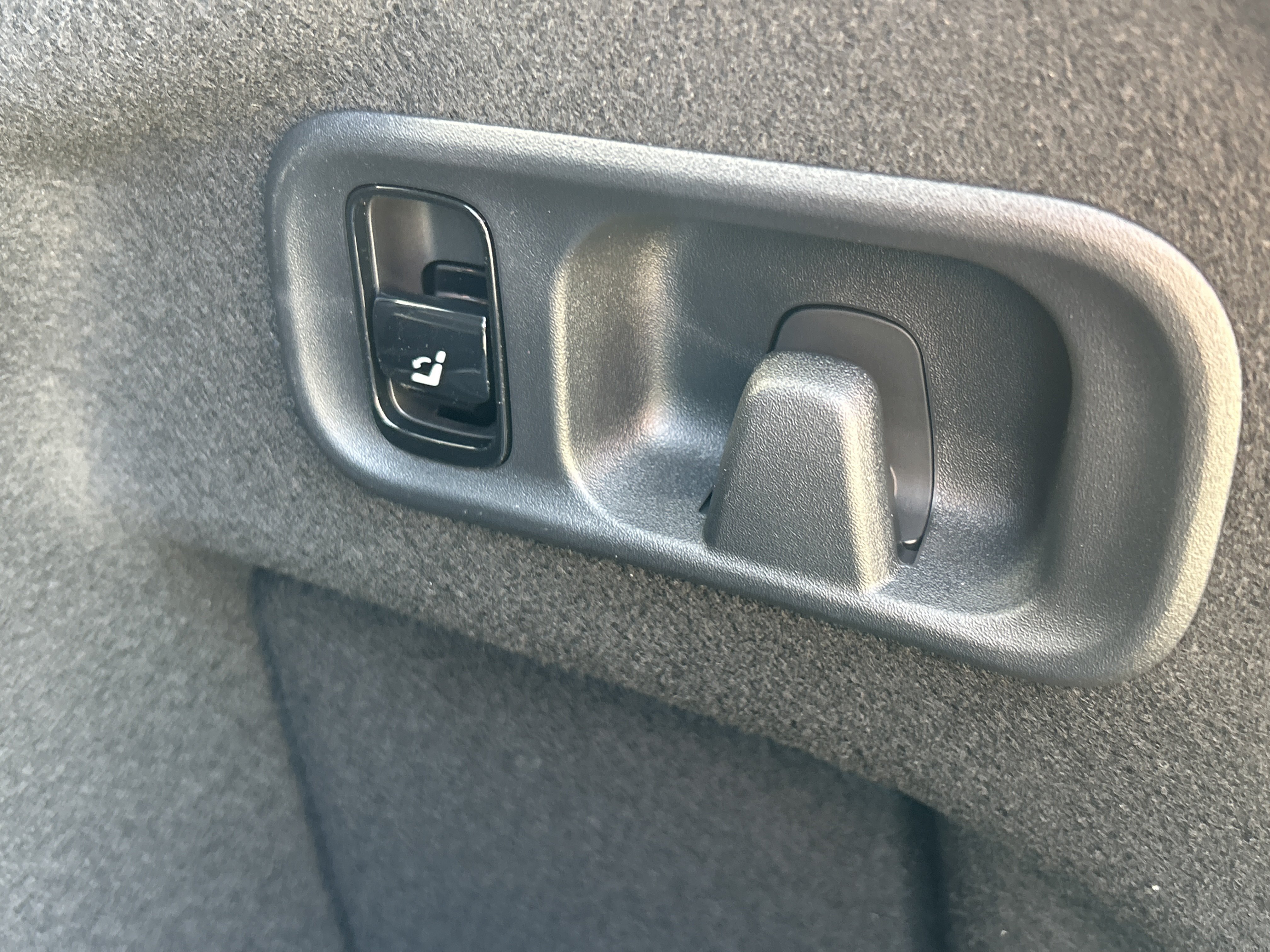 New 2026 Twilight Blue Metallic Mercedes-Benz C 300 4MATIC® Sedan image 11