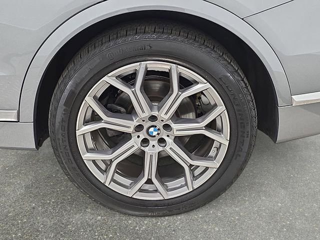 Used 2023 Gray BMW xDrive40i image 31