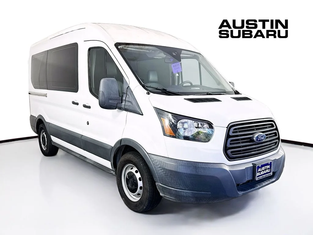 Used 2018 White Ford XL image 1