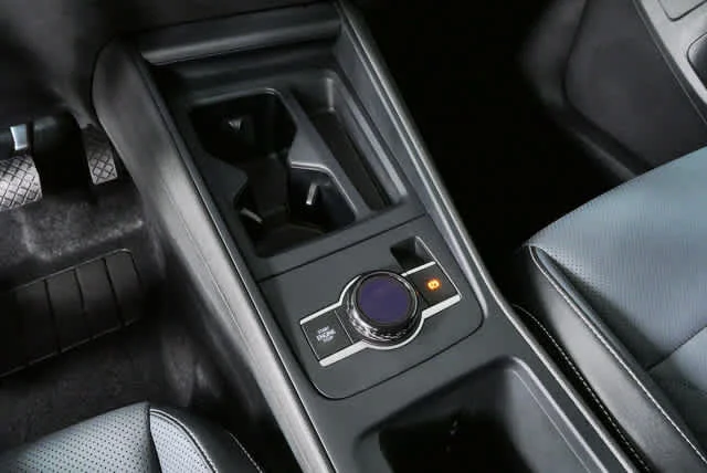 New 2026 Platinum Gray Metallic Volkswagen SE image 16