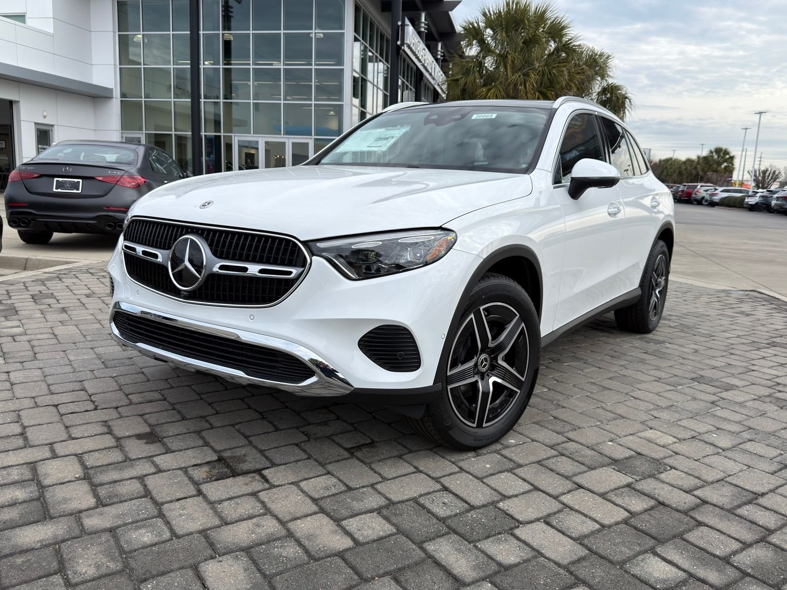 New 2026 MANUFAKTUR Moonlight White Metallic Mercedes-Benz GLC 300 image 1