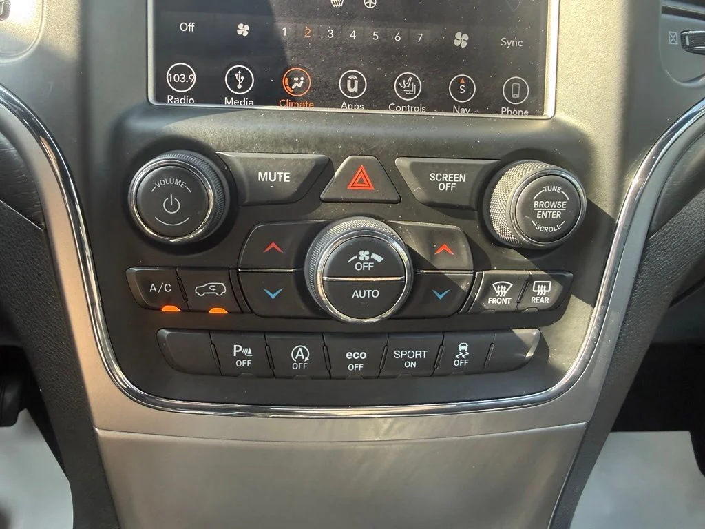 Used 2018 Gray Jeep Altitude image 22