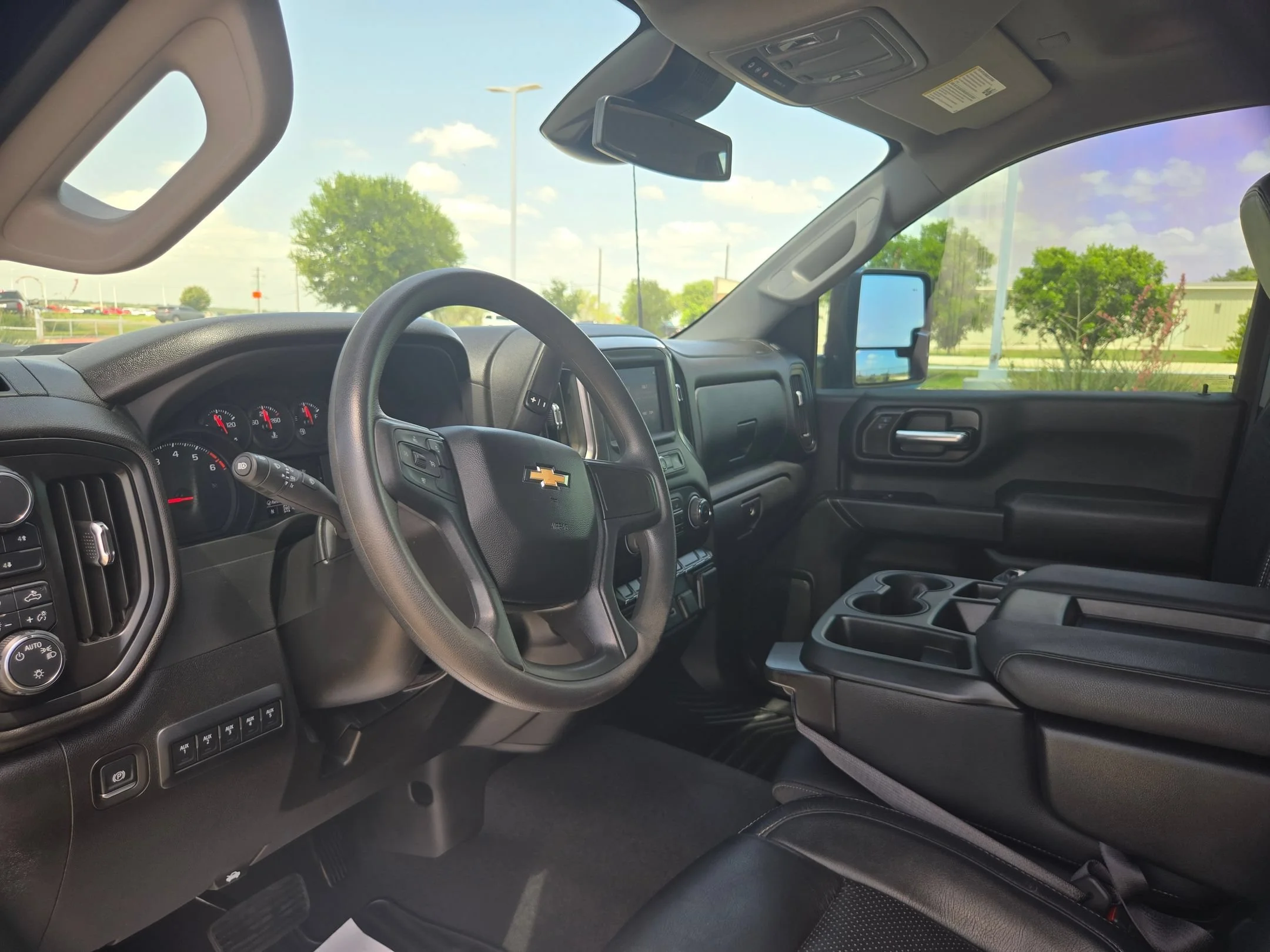 Used 2025 Black Chevrolet Custom image 10