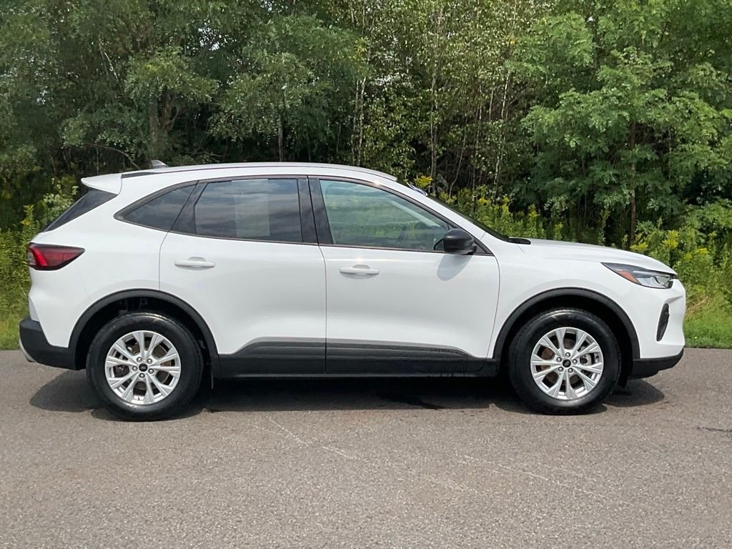 Certified Used 2025 Oxford White Ford Active image 26