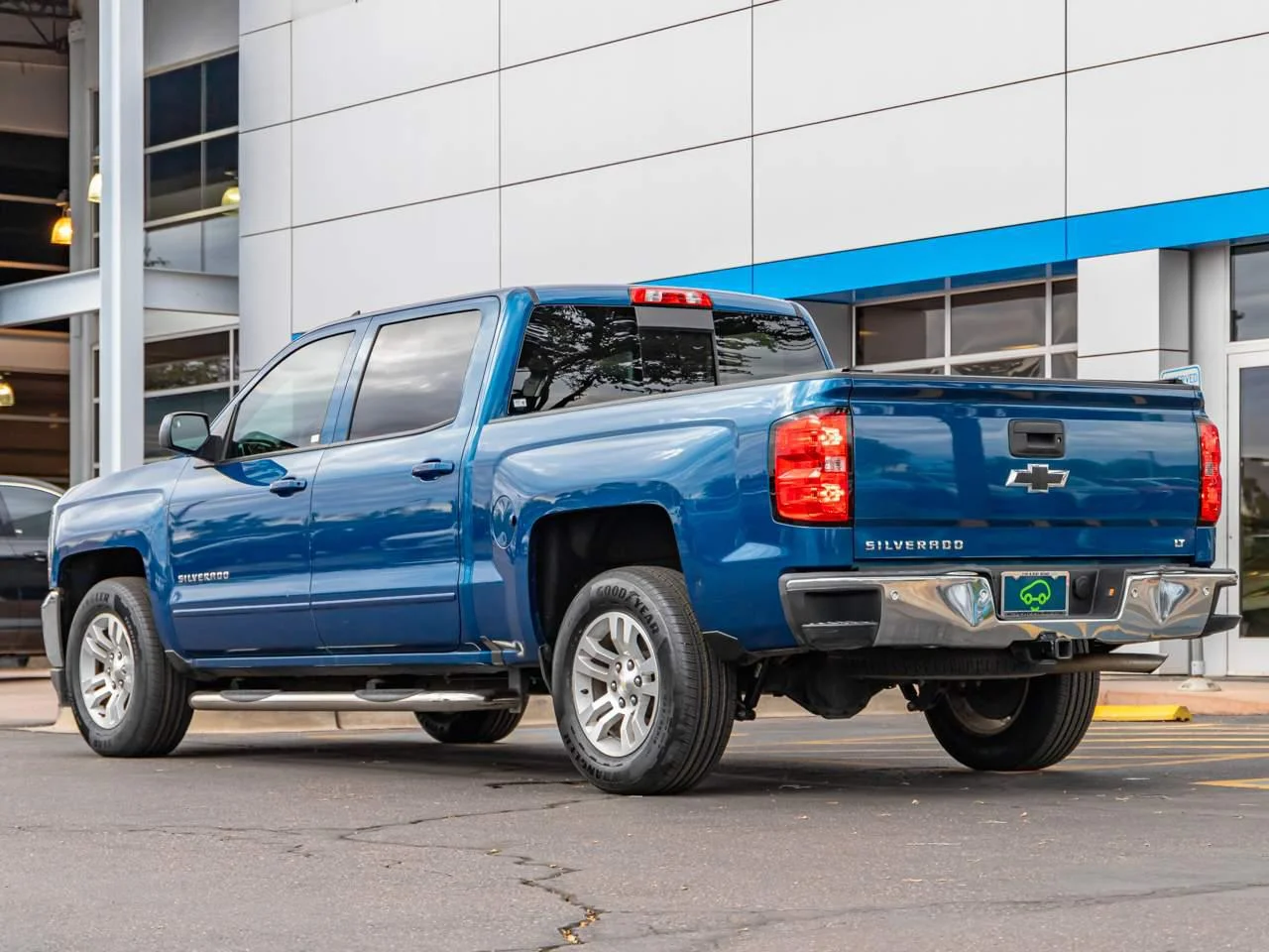Certified Used 2018 DEEP OCEAN BLUE METALLIC Chevrolet LT image 3
