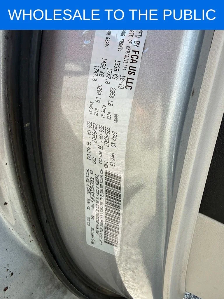 Used 2020 Silver Chrysler Touring L image 21