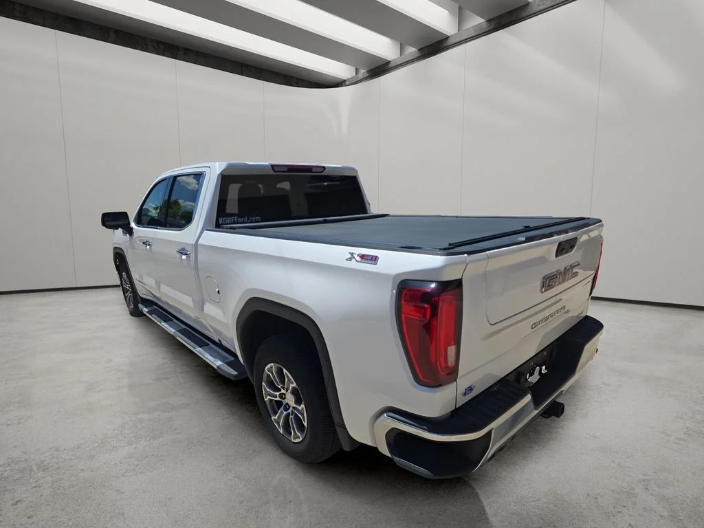 Used 2022  GMC SLT image 3